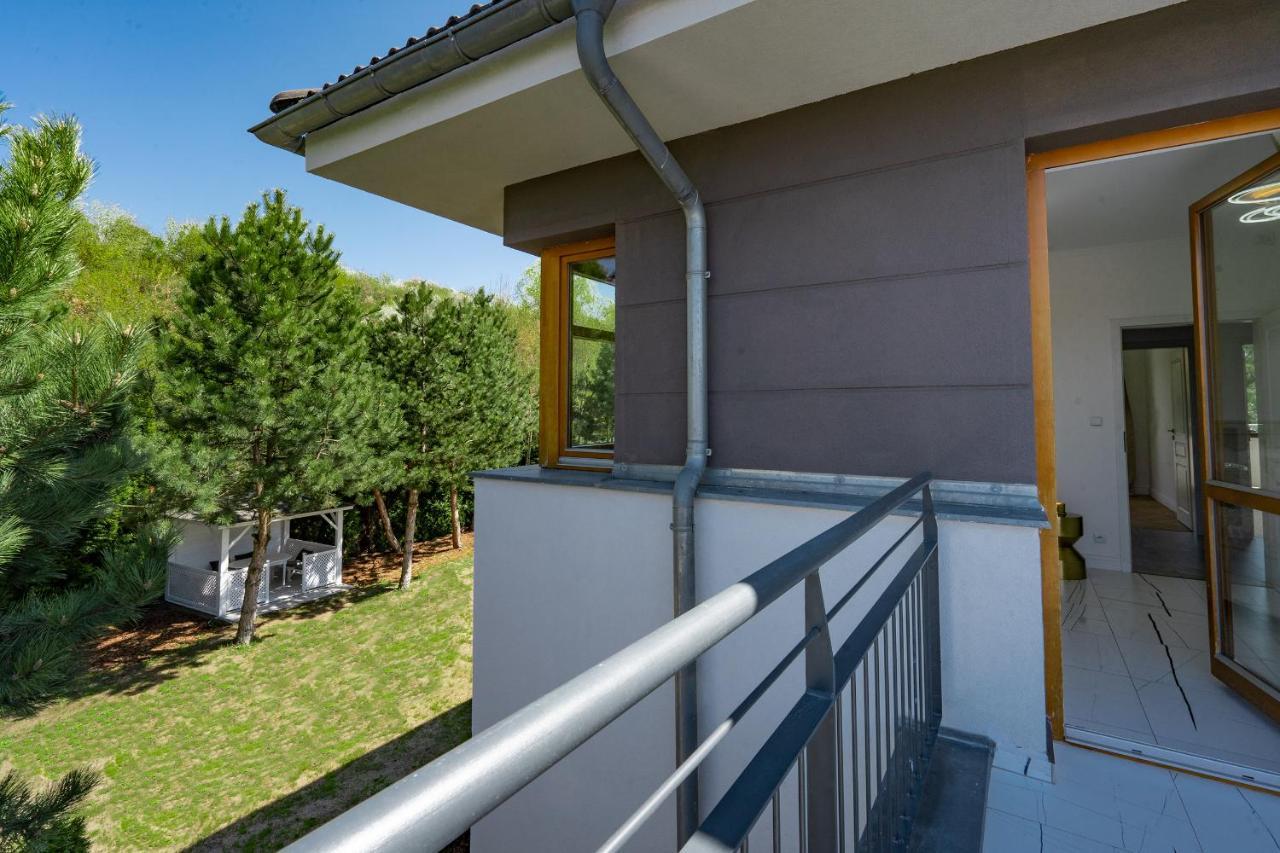 Serenity Prague Villa With Garden Jacuzzi Екстериор снимка