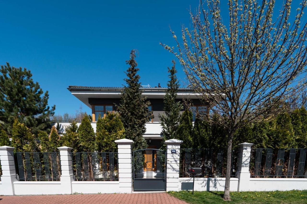 Serenity Prague Villa With Garden Jacuzzi Екстериор снимка